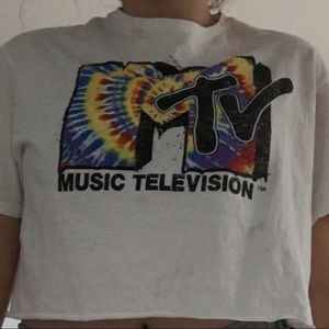 Cropped MTV shirt